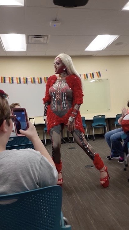 Students, family, and friends At GSA Summit all got to learn from a drag queen and see what they do during each performance. 
