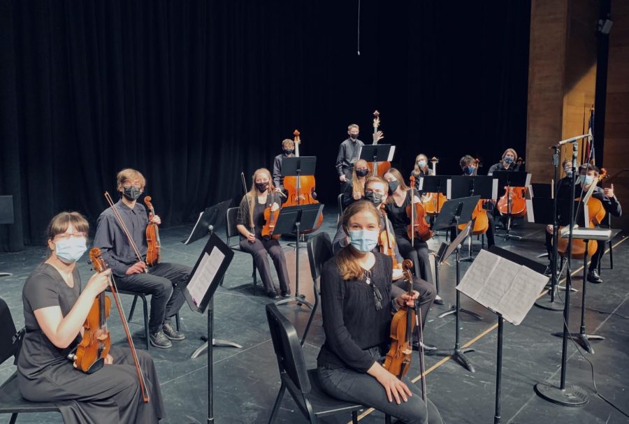 Here’s a picture of the performers who participated in the District Honor Orchestra Festival on February 19th, 2021. As you can see, everyone was masked up and dressed nicely as if it was slightly normal again. Does this mean that arts activities are slowly coming back to FHS?