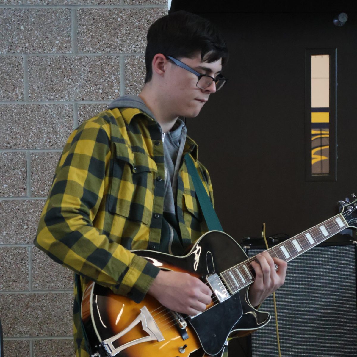 Sophomore Odin Wridt played guitar during the lunchtime performances. He said that when they started, "I was nervous to say the least. However, I think the enthusiasm of the audience and people playing with me really shifted that initial nervous mentality into a joyful one as the performance continued."